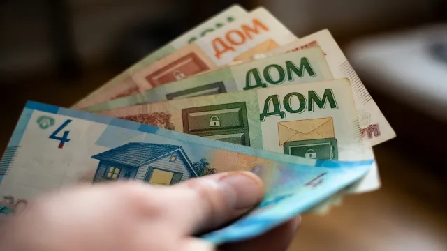 Каждый четвёртый рубль - дома. Россияне не верят банкам